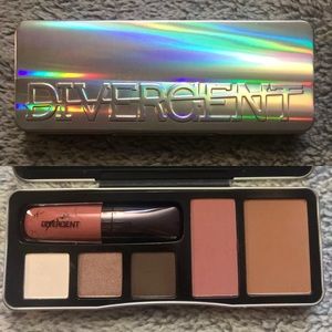 (RARE) NWOT, Divergent palette, Collectors piece
